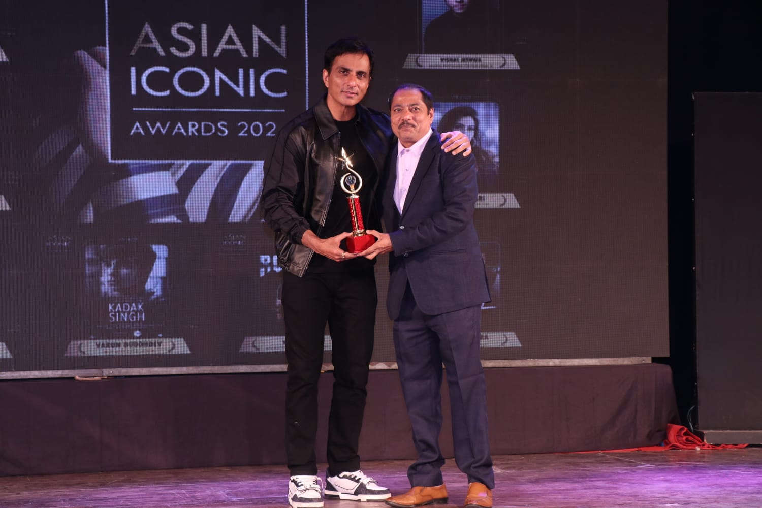Shailesh B Tiwari event and award moment