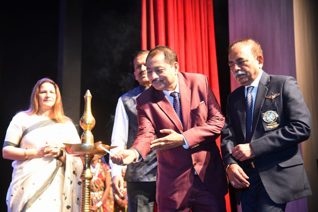 Shailesh B Tiwari event and award moment
