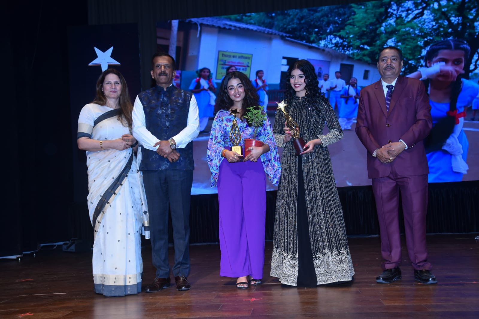 Shailesh B Tiwari event and award moment