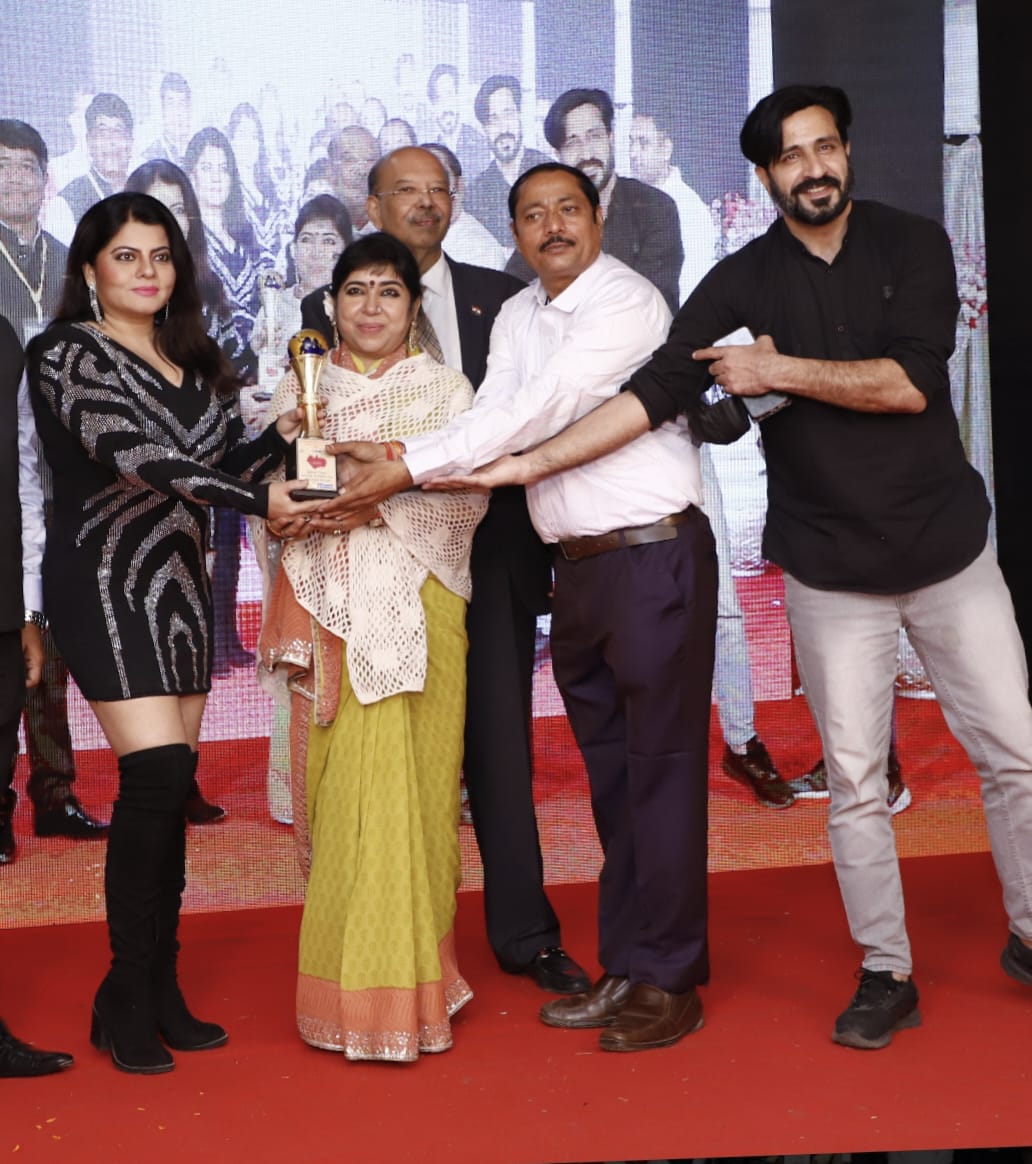 Shailesh B Tiwari event and award moment