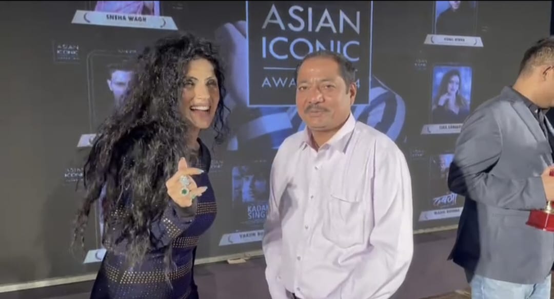 Shailesh B Tiwari event and award moment