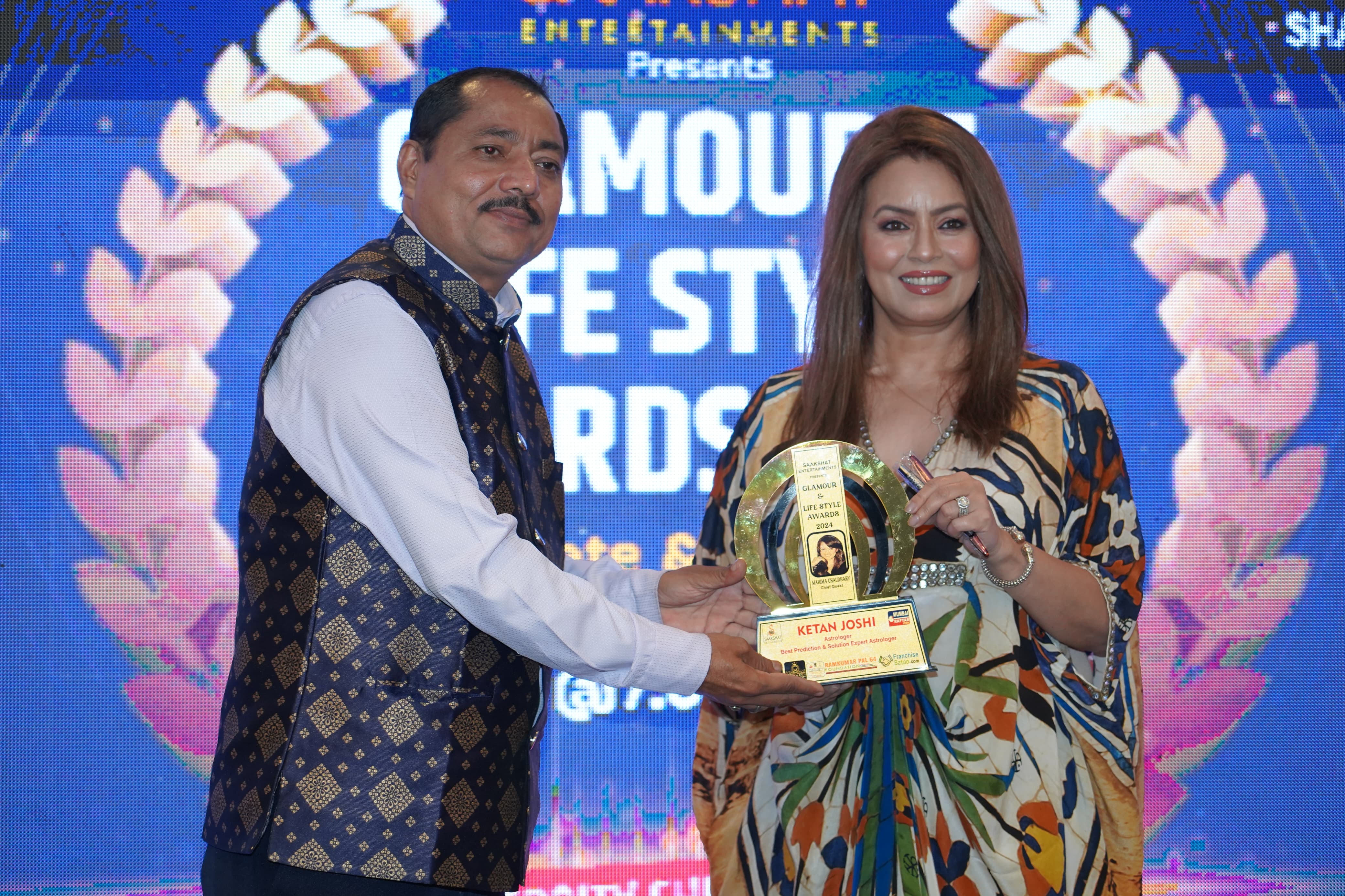 Shailesh B Tiwari event and award moment