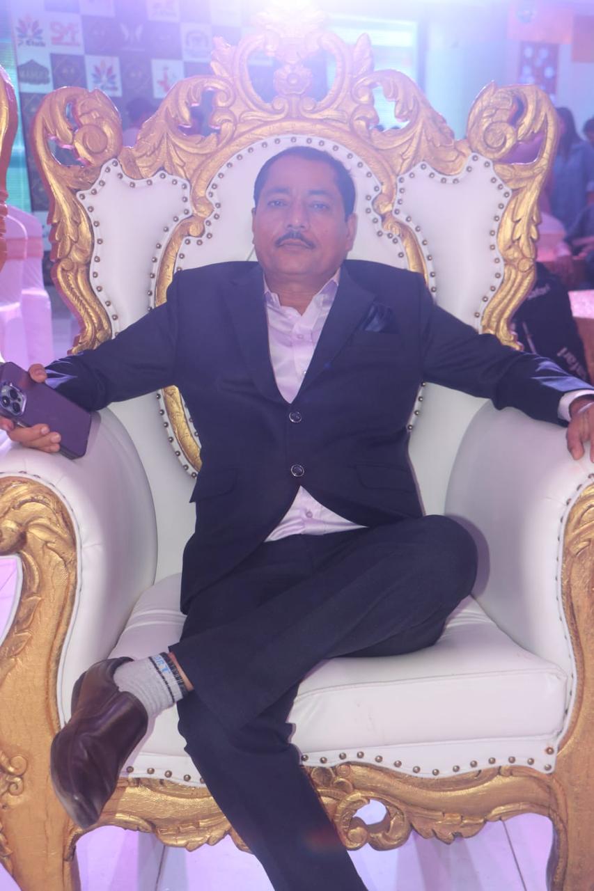 Shailesh B Tiwari event and award moment